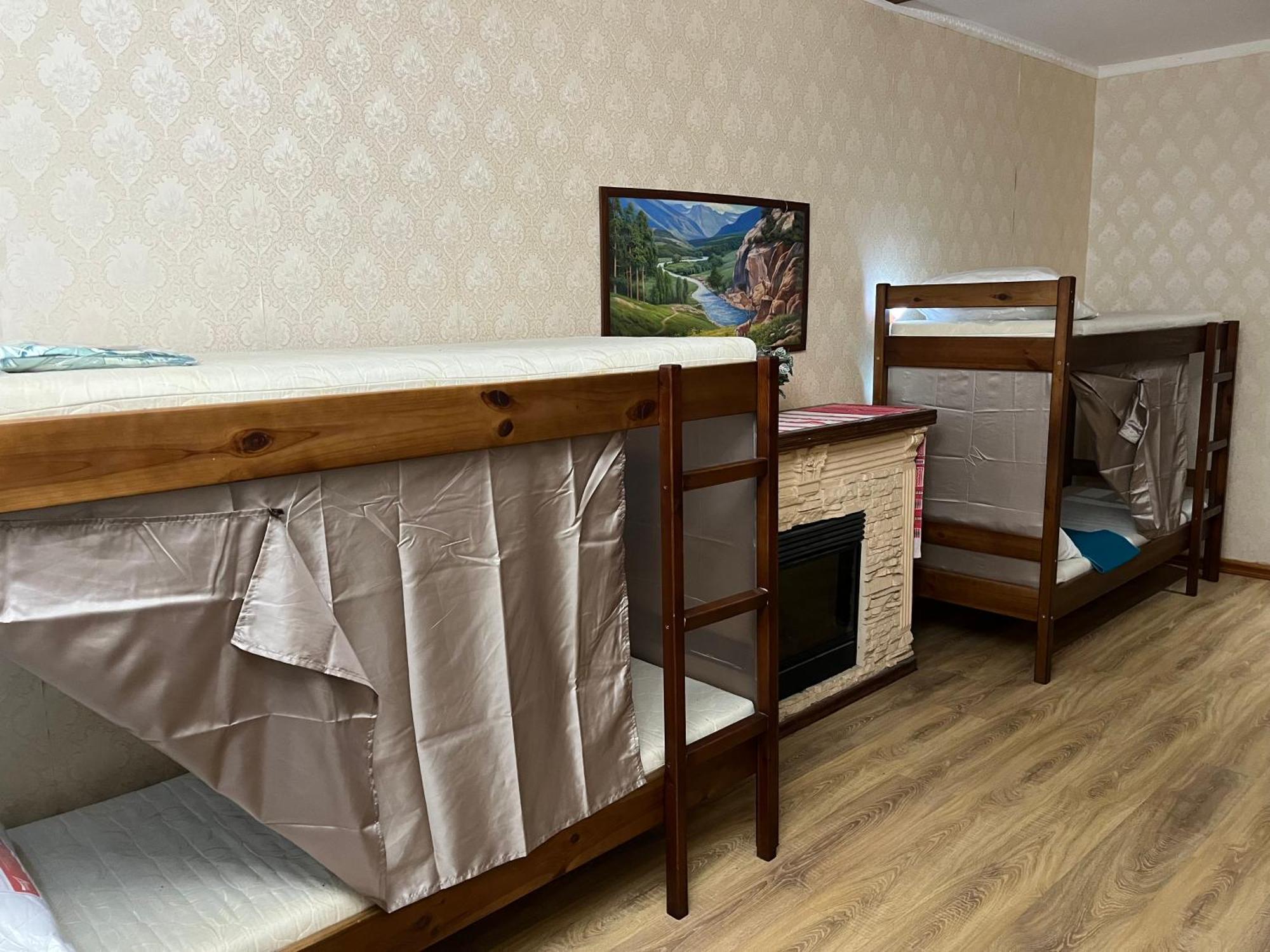 Ararat-Osokorki Hostel キエフ エクステリア 写真