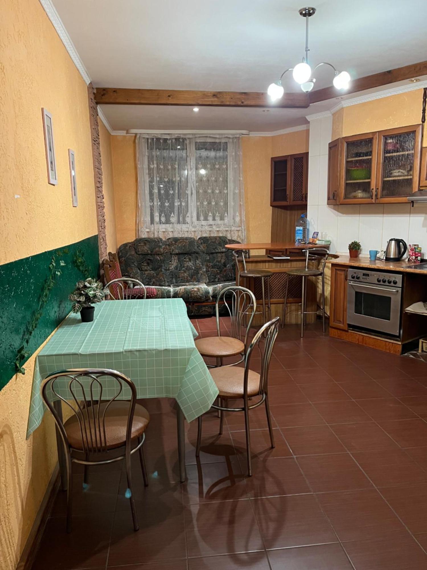 Ararat-Osokorki Hostel キエフ エクステリア 写真