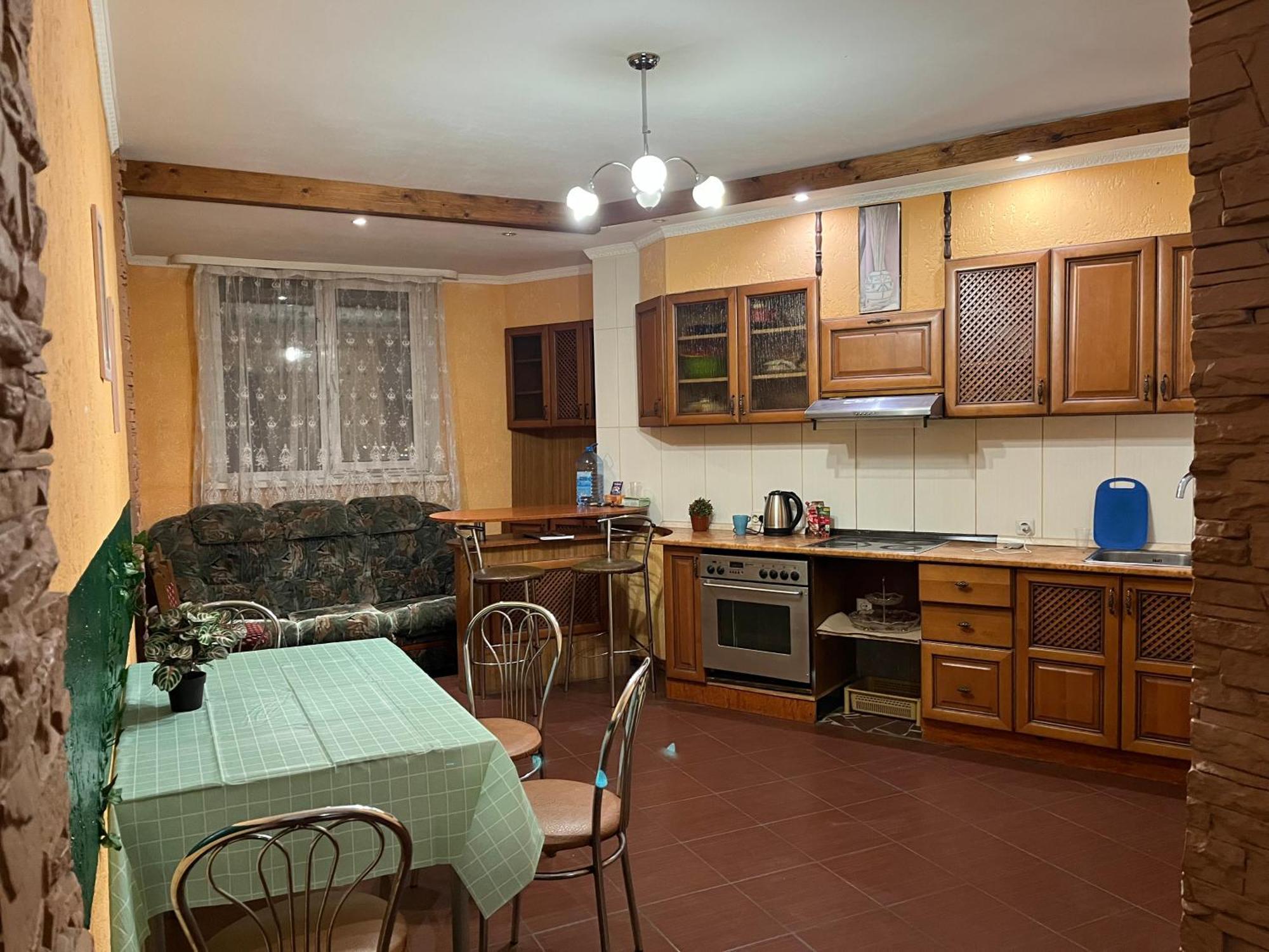 Ararat-Osokorki Hostel キエフ エクステリア 写真