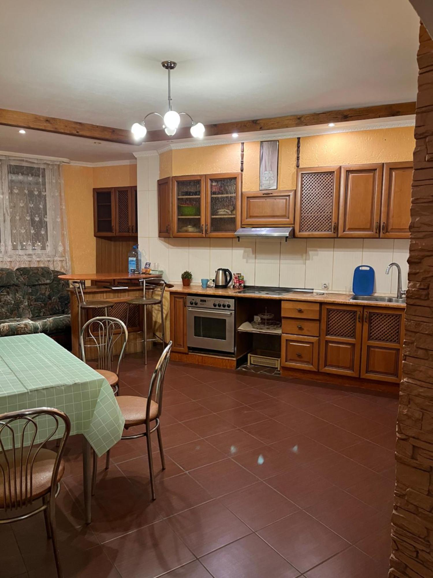 Ararat-Osokorki Hostel キエフ エクステリア 写真